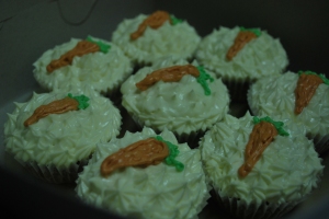 ::Carrot-cake cuppies + cream cheese topping::
